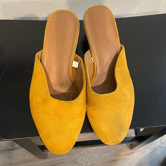 Women’s slip on heels size 7 - Picture 2 of 5